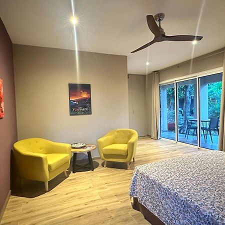 Ti Kaz Bois Do Hotel Сен-Пиер Екстериор снимка
